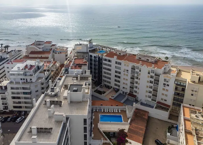 Caravelas 2-Bedroom Apartment With Pool - 50M From The Beach